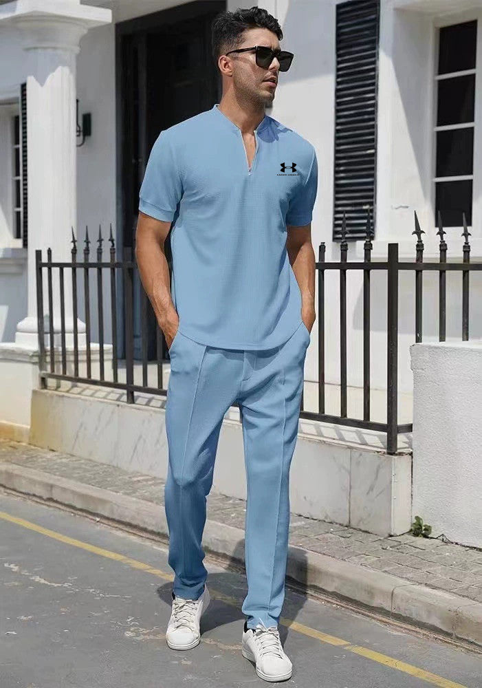 The new men's trend goes with a casual and stylish tracksuit