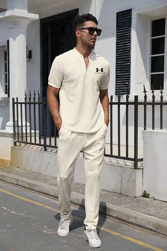 The new men's trend goes with a casual and stylish tracksuit